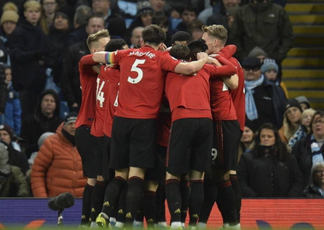  曼联战平利物浦，拉什福德失点引争议  