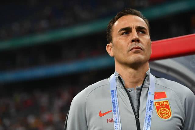  佛罗伦萨老帅运筹帷幄，临场换人改变比赛格局