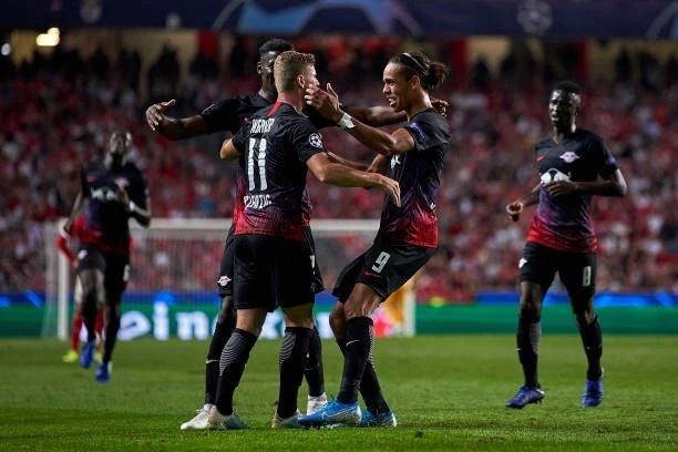  弗赖堡黑马姿态持续狂奔，积分紧咬传统豪门引关注