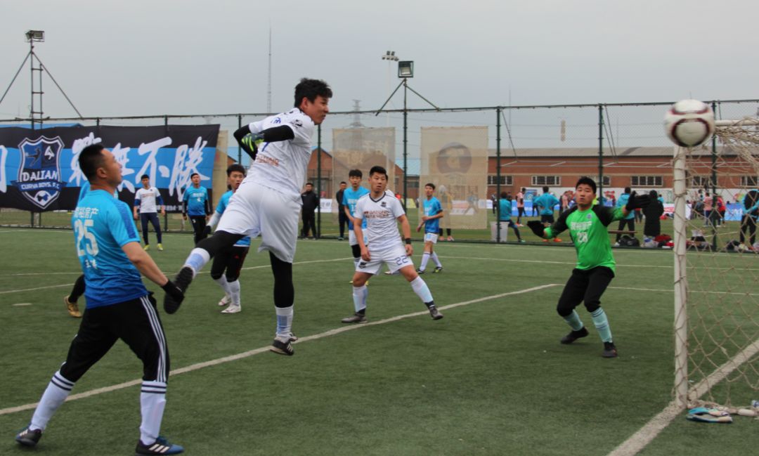  图卢兹主场气势如虹，球迷助威激发球队斗志