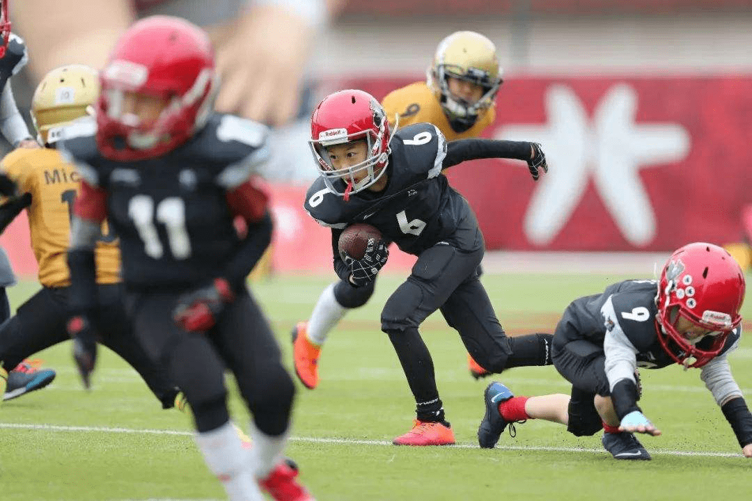  帕尔马青年军发威，十字军团队配合斩获三分